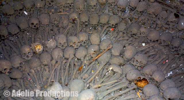 <b>Catacombs, Monasterio de San Francisco, Lima</b><br/>&ldquo;Most bizarrely, though, when laying out the skulls and femurs, the conservationists (and one has to use this term loosely) decided to get creative and make patterns out of the bones...&rdquo;